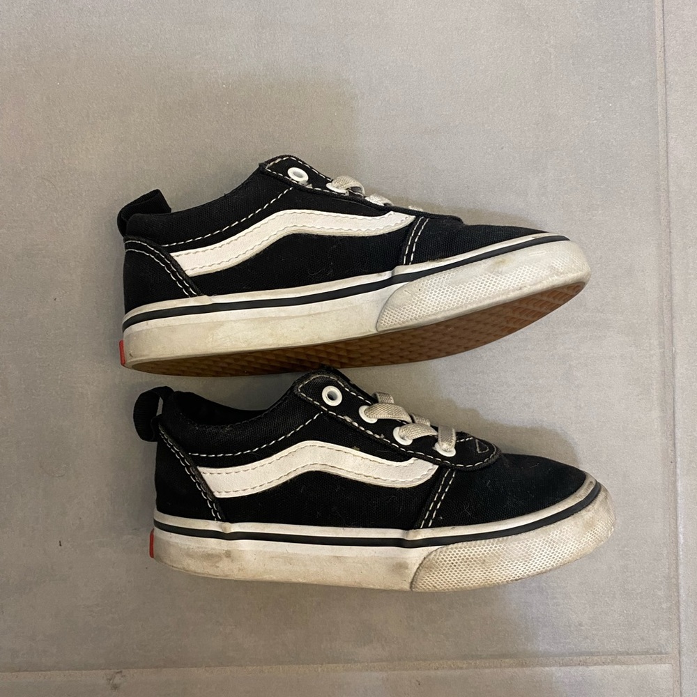 Black Vans toddler size 8